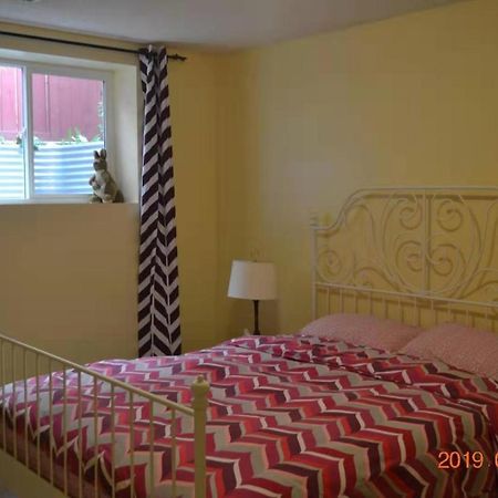 Brother Li Homestay Calgary Bagian luar foto
