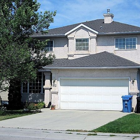 Brother Li Homestay Calgary Bagian luar foto