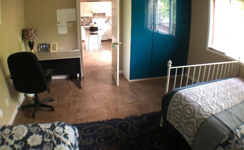 Brother Li Homestay Calgary Bagian luar foto