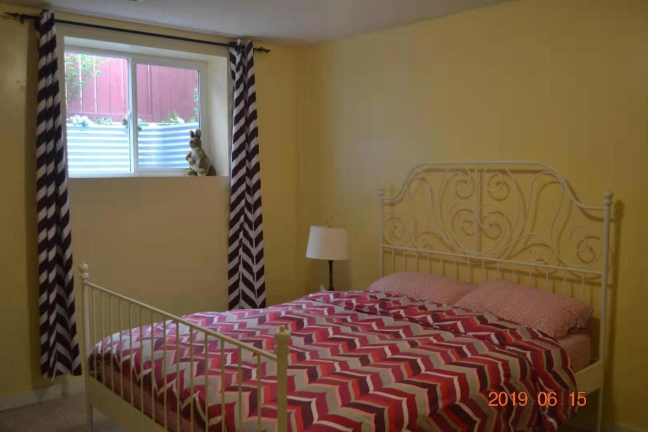 Brother Li Homestay Calgary Bagian luar foto