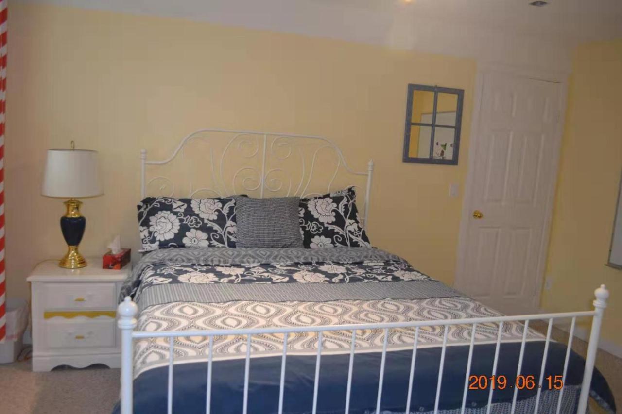 Brother Li Homestay Calgary Bagian luar foto