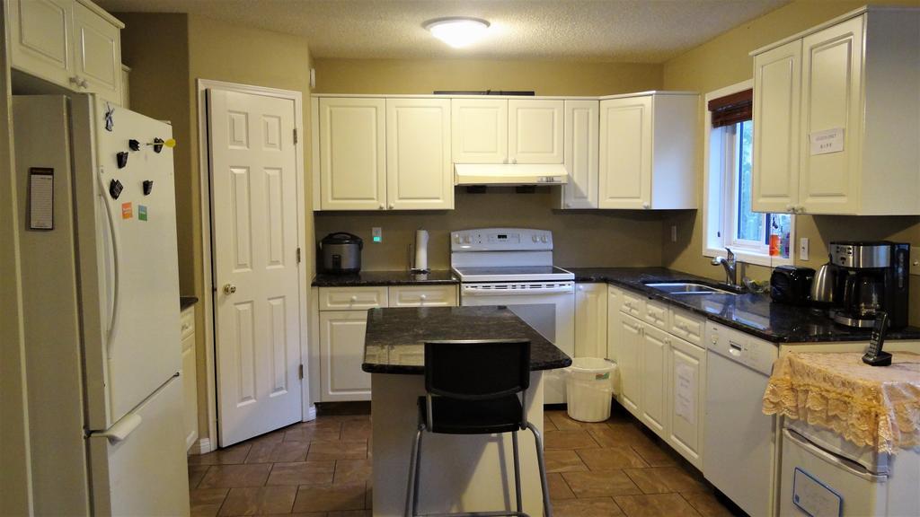 Brother Li Homestay Calgary Bagian luar foto