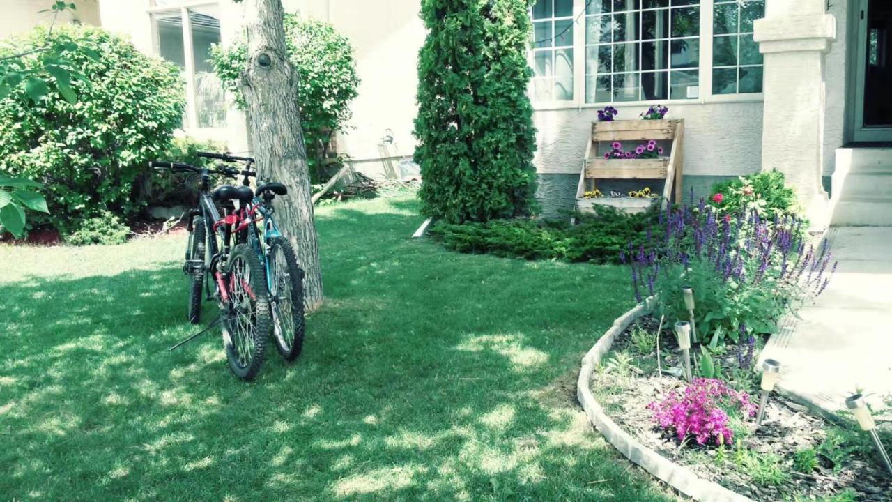 Brother Li Homestay Calgary Bagian luar foto