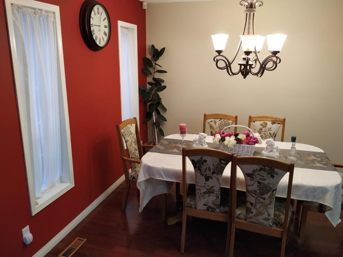 Brother Li Homestay Calgary Bagian luar foto
