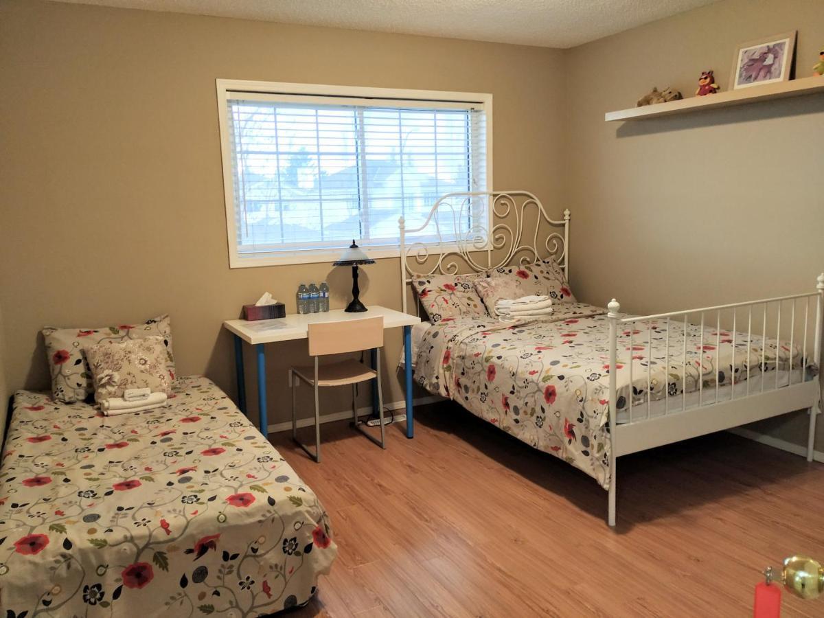 Brother Li Homestay Calgary Bagian luar foto